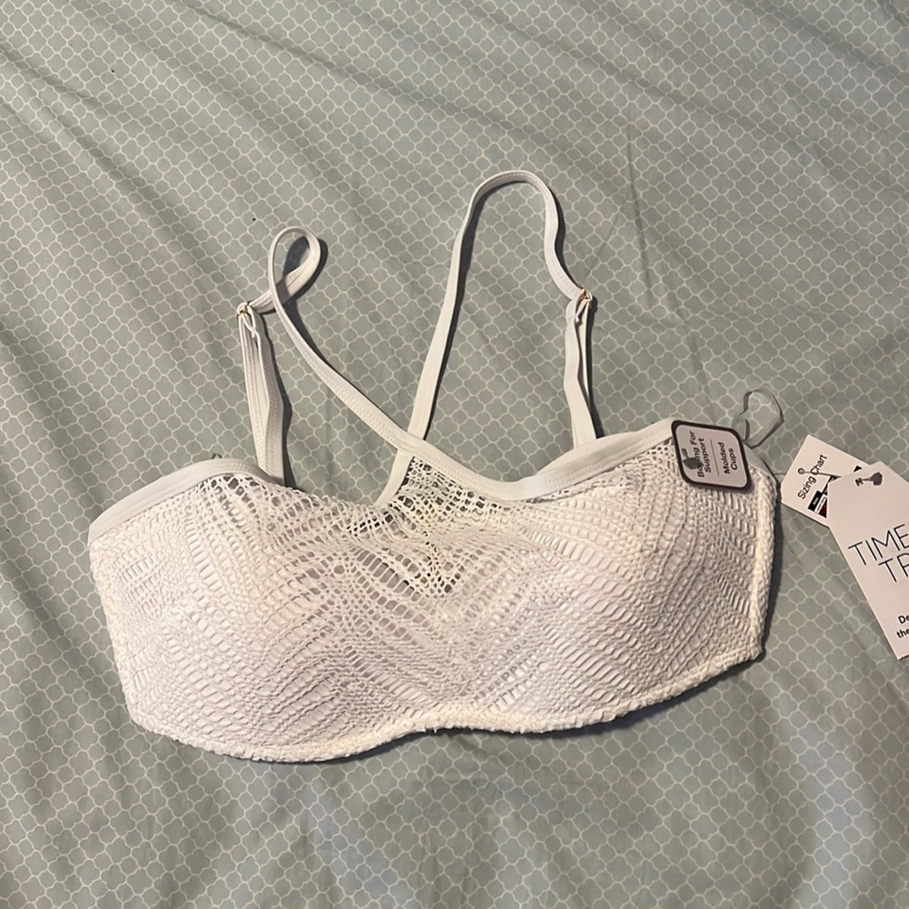NWT Womens lace bikini top